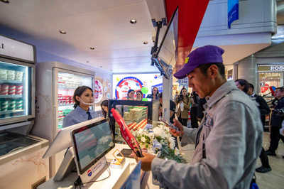 餐饮连锁：172 号卡各门店通信，统一管理